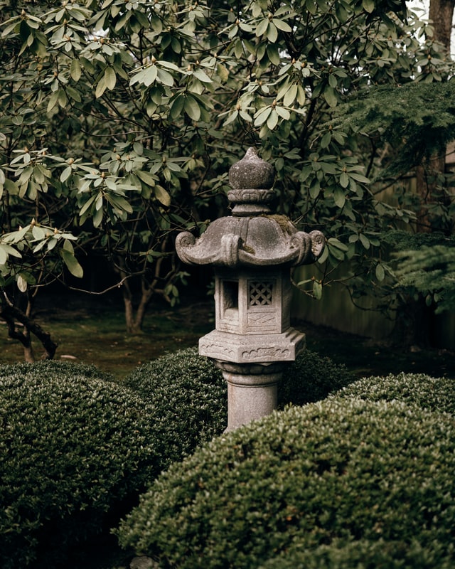 日本庭園の構成要素：石燈籠